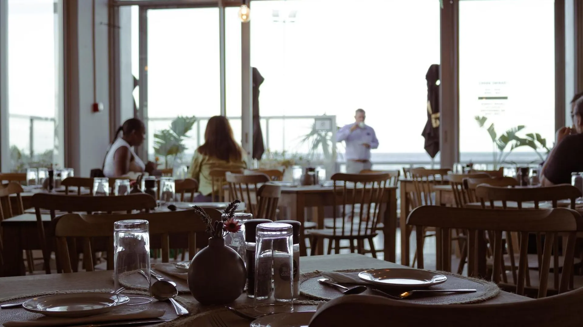 Ocean Breeze Hotel Strand