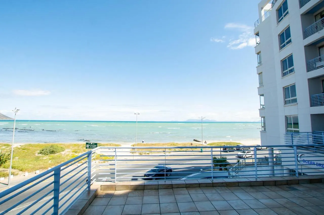Ocean Breeze Hotel Strand