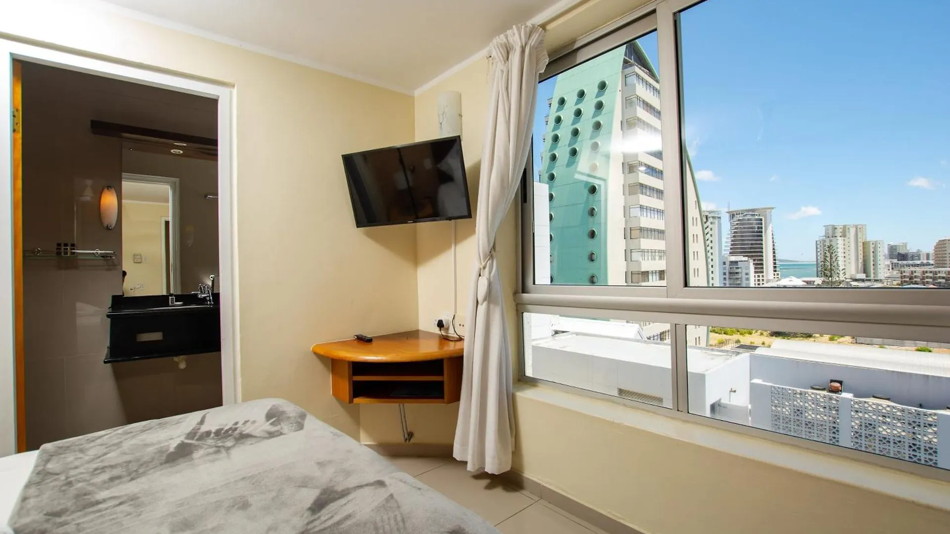 Ocean Breeze Hotel Strand
