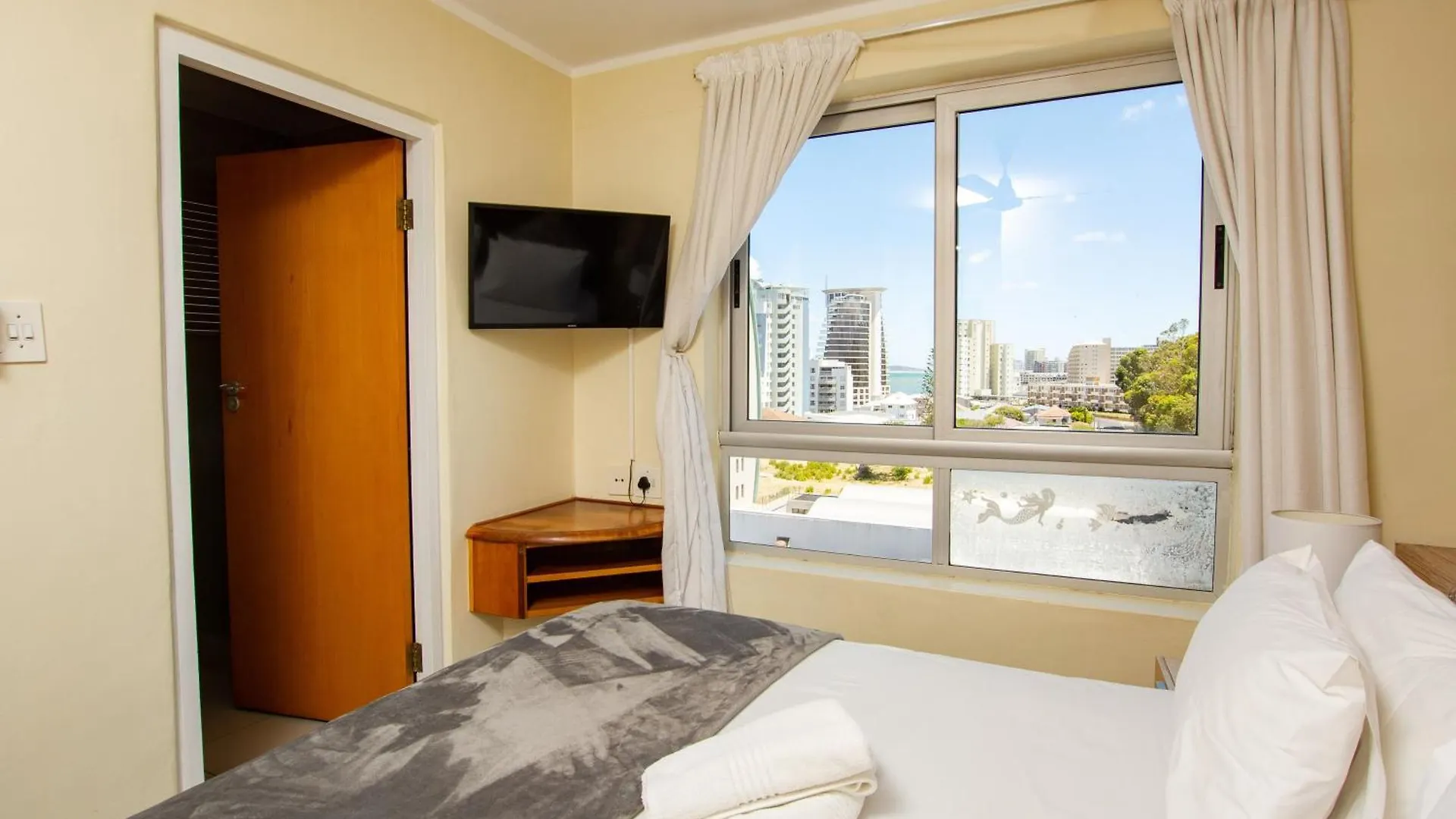 Ocean Breeze Hotel Strand