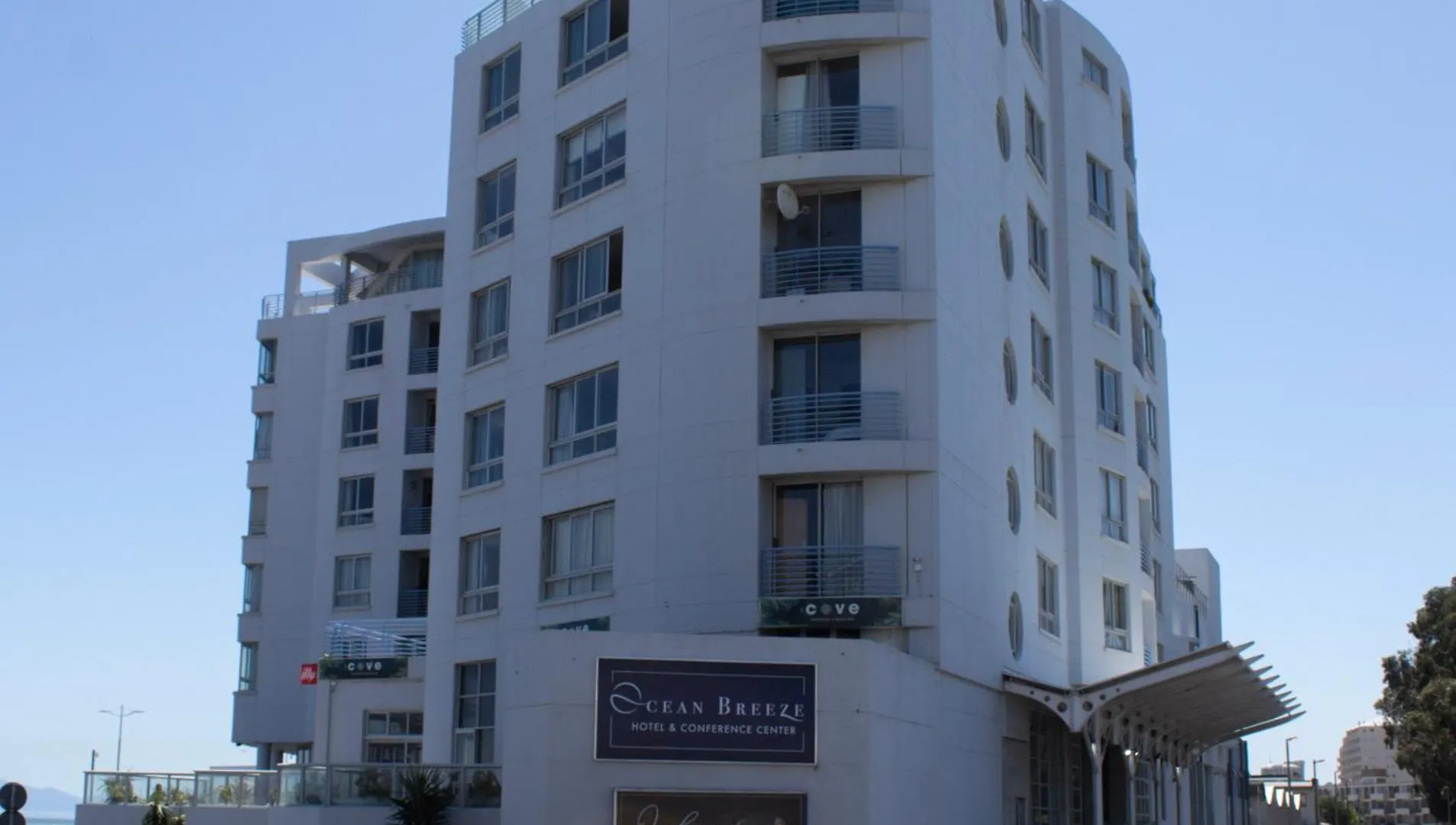 Ocean Breeze Hotel Strand