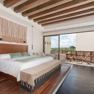 https://suite-amor-tulum.quintano-roohotels.com