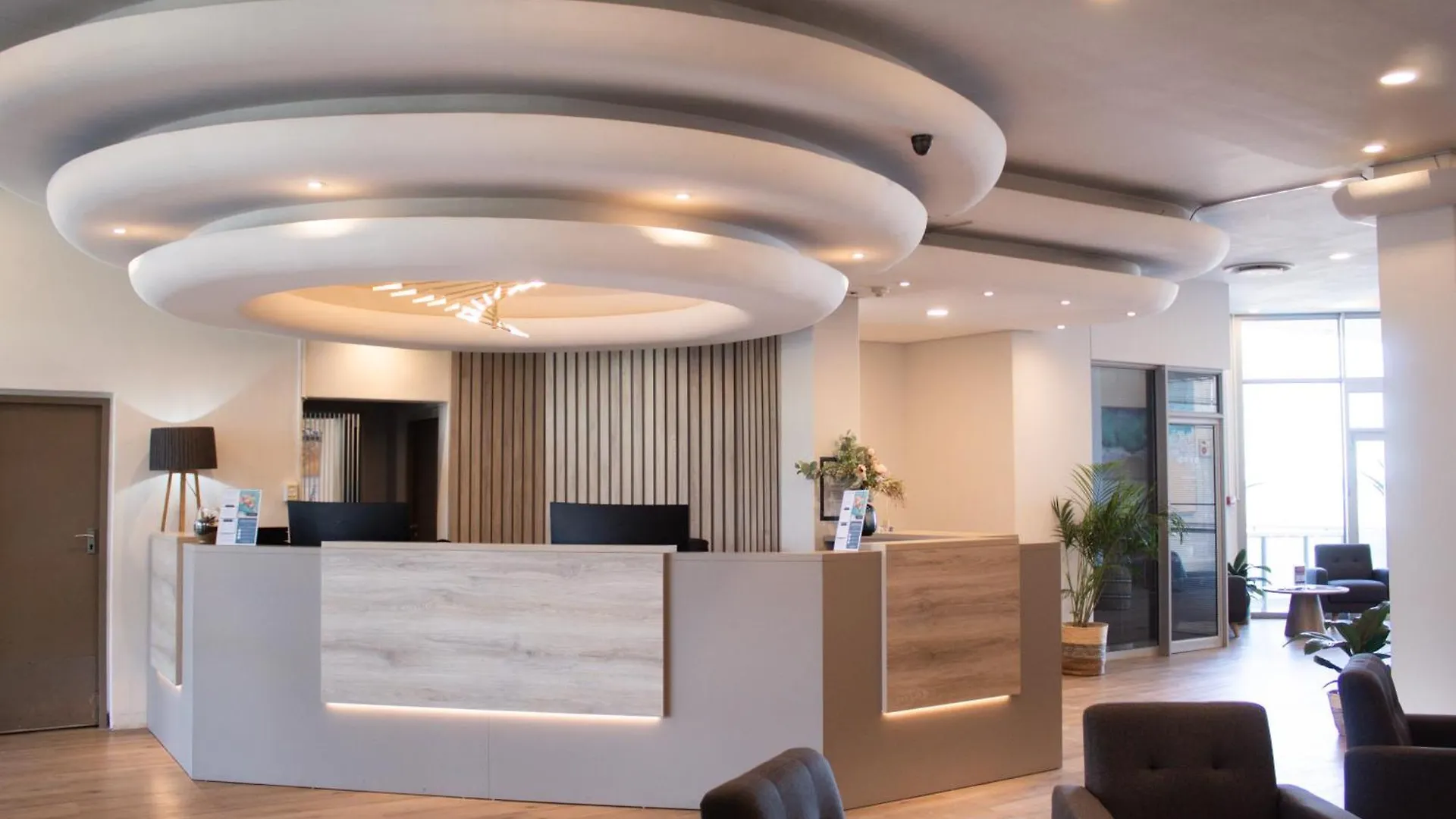 Ocean Breeze Hotel Strand