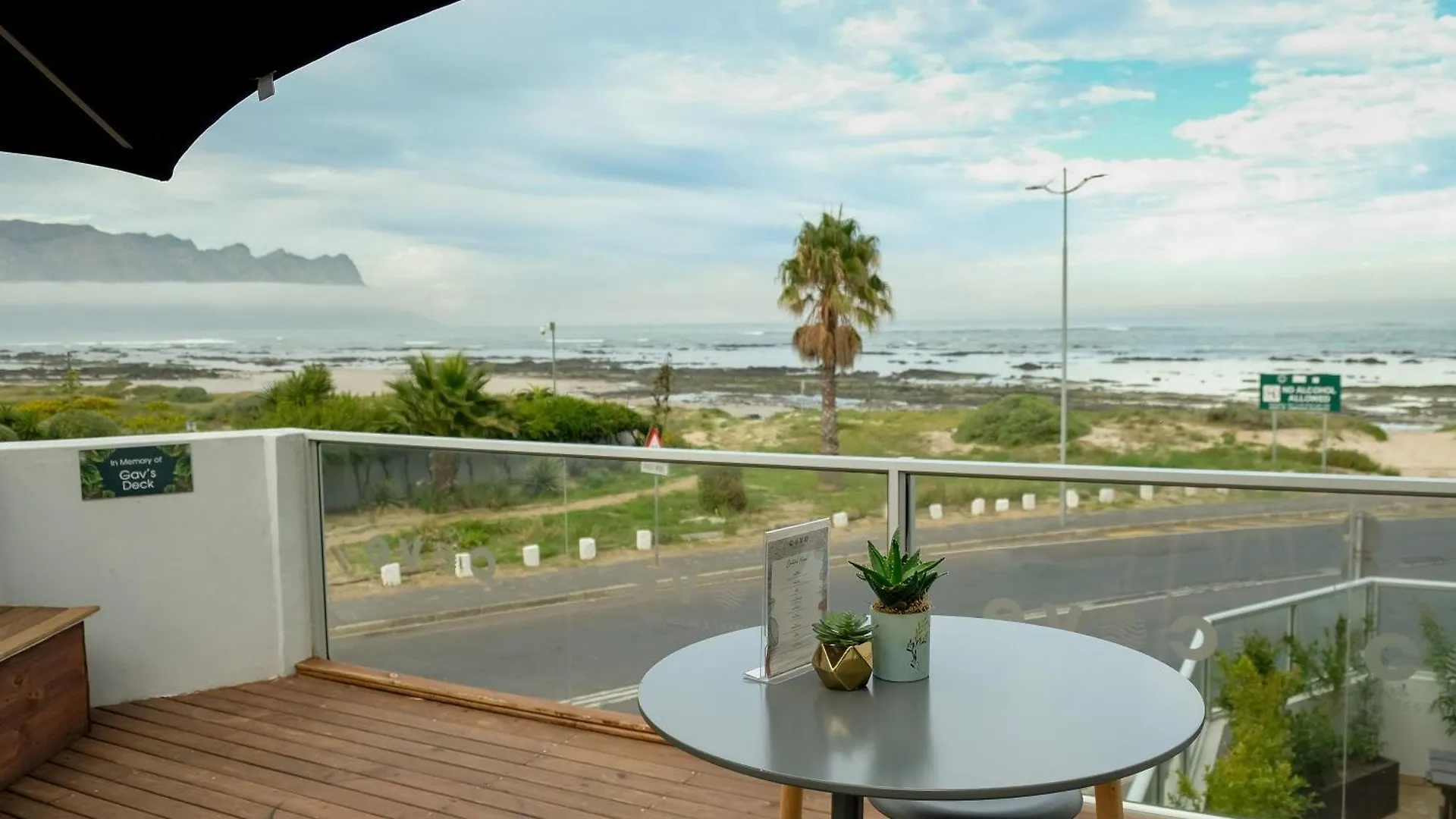 Ocean Breeze Hotel Strand