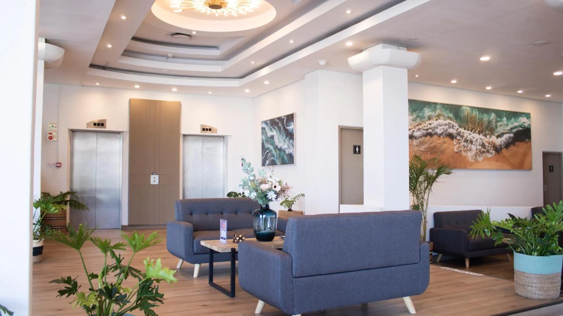 Ocean Breeze Hotel Strand